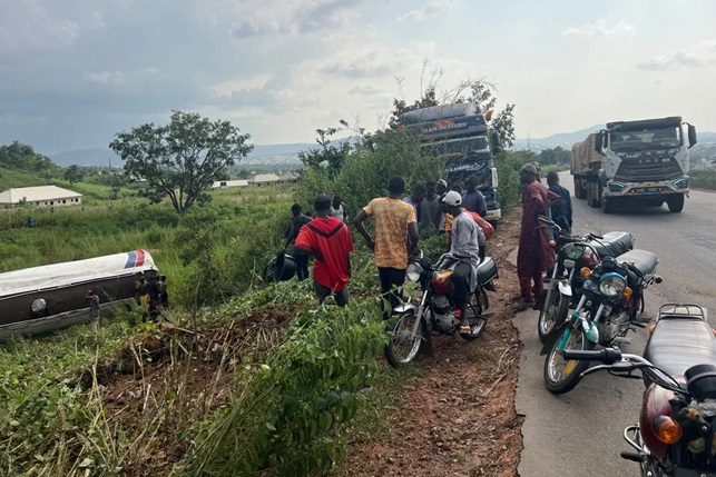 Security Operatives Averts Tragedy as Fuel Tanker Crashes in Lokoja ...