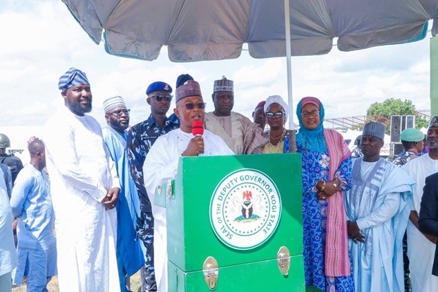 Ododo, Zulum Applauds Community Development Efforts of Ekinrin Adde Community, Calls for Sustained Unity
